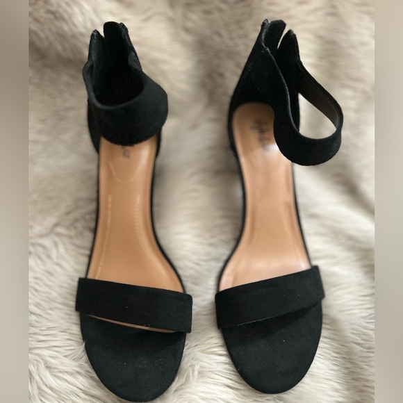 Style & Co Black Ankle Strap Heels - Picture 2 of 6